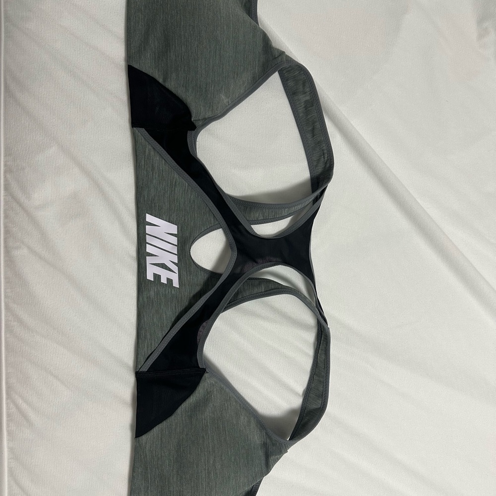 Nike Sports Bra - Picture 3 of 3